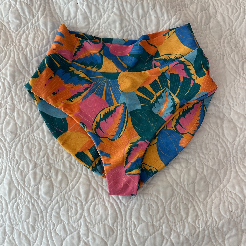 Skatie Scarlet Bottoms